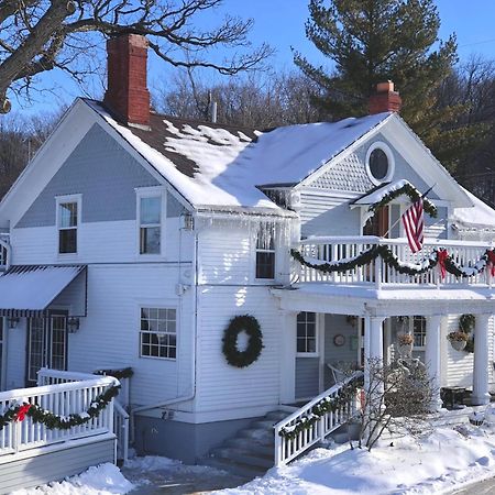 The French Country Inn Лейк Дженива Экстерьер фото