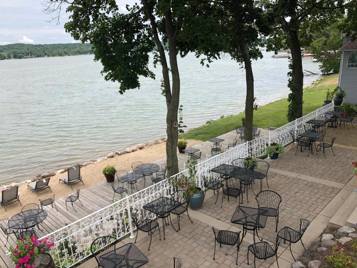 The French Country Inn Лейк Дженива Экстерьер фото